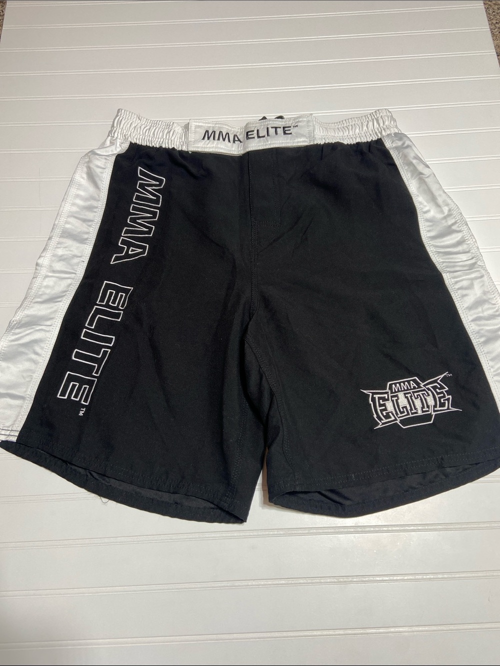 MMA Elite Men's Large Fight Shorts Black & White Baggy Y2K Streetwear
